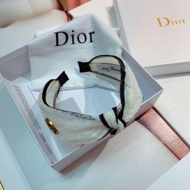 CHRISTIAN DIOR